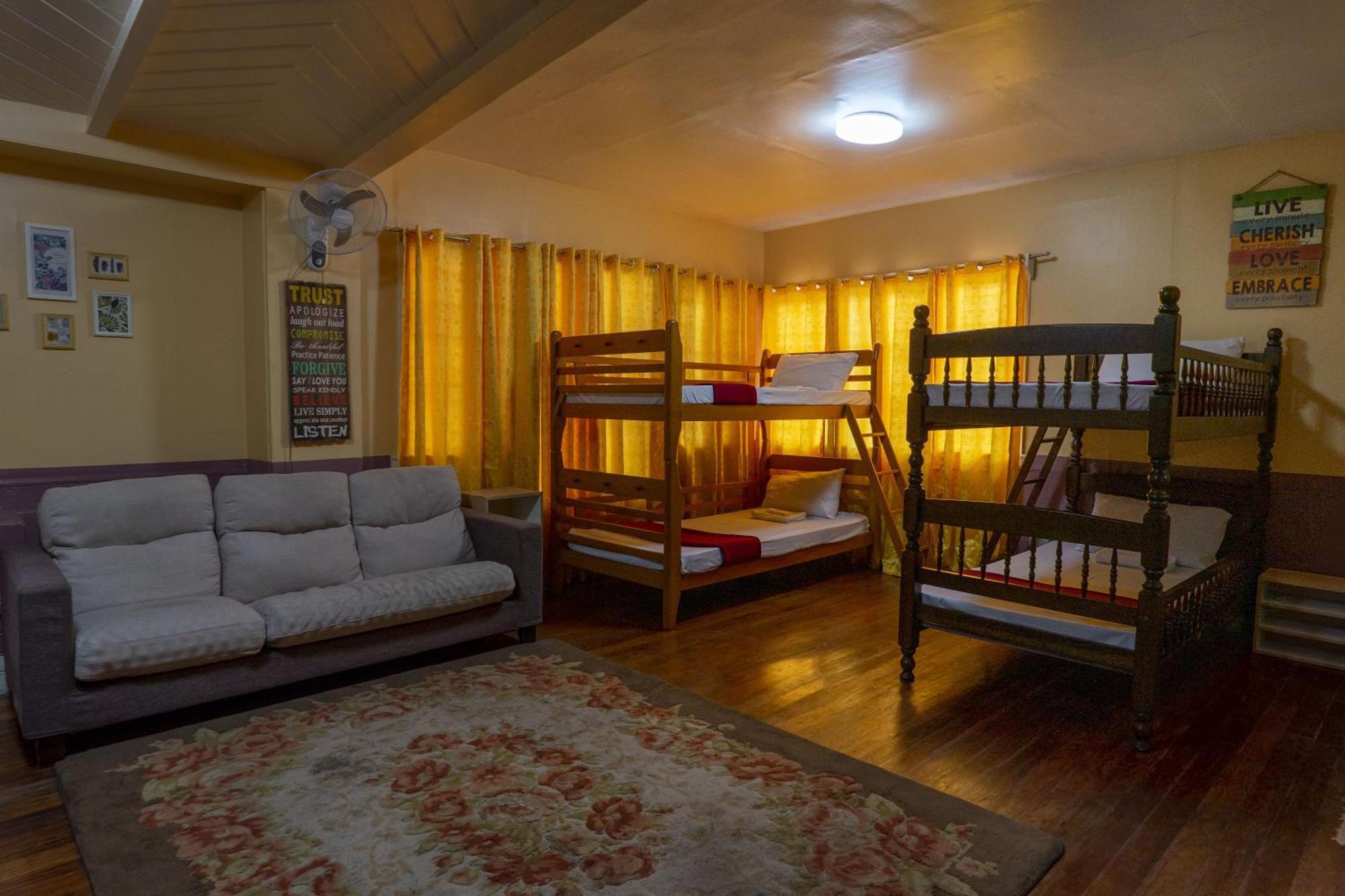 バギオ オールド オレンジウッド ベッド アンド ブレックファスト Bed & Breakfast エクステリア 写真